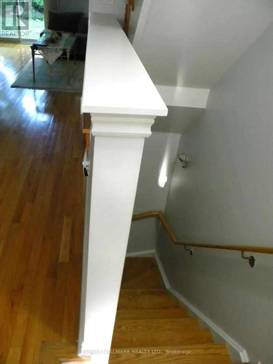 17 ENGLISH GARDEN WAY