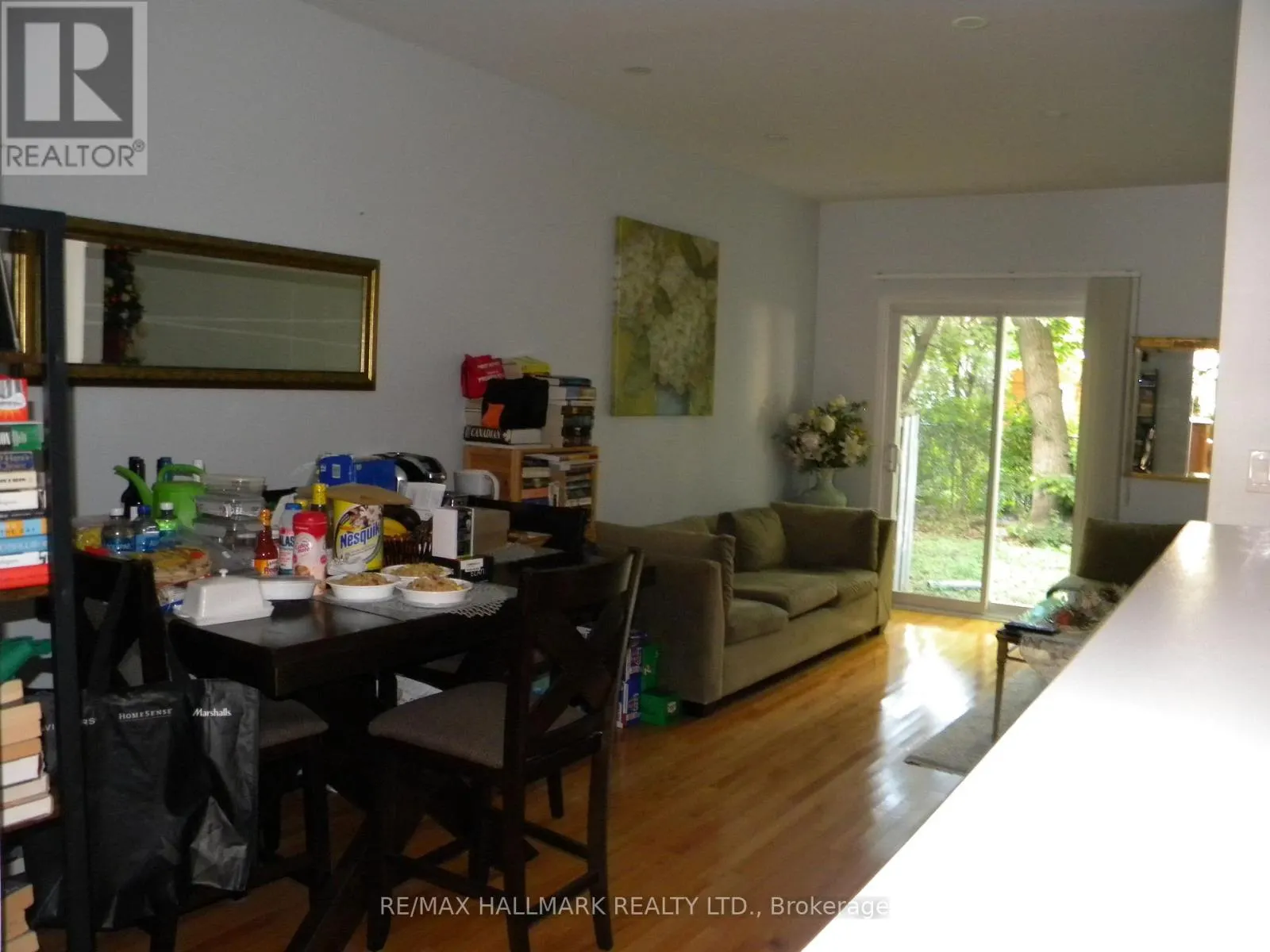 17 ENGLISH GARDEN WAY