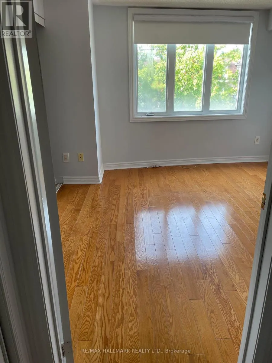 17 ENGLISH GARDEN WAY