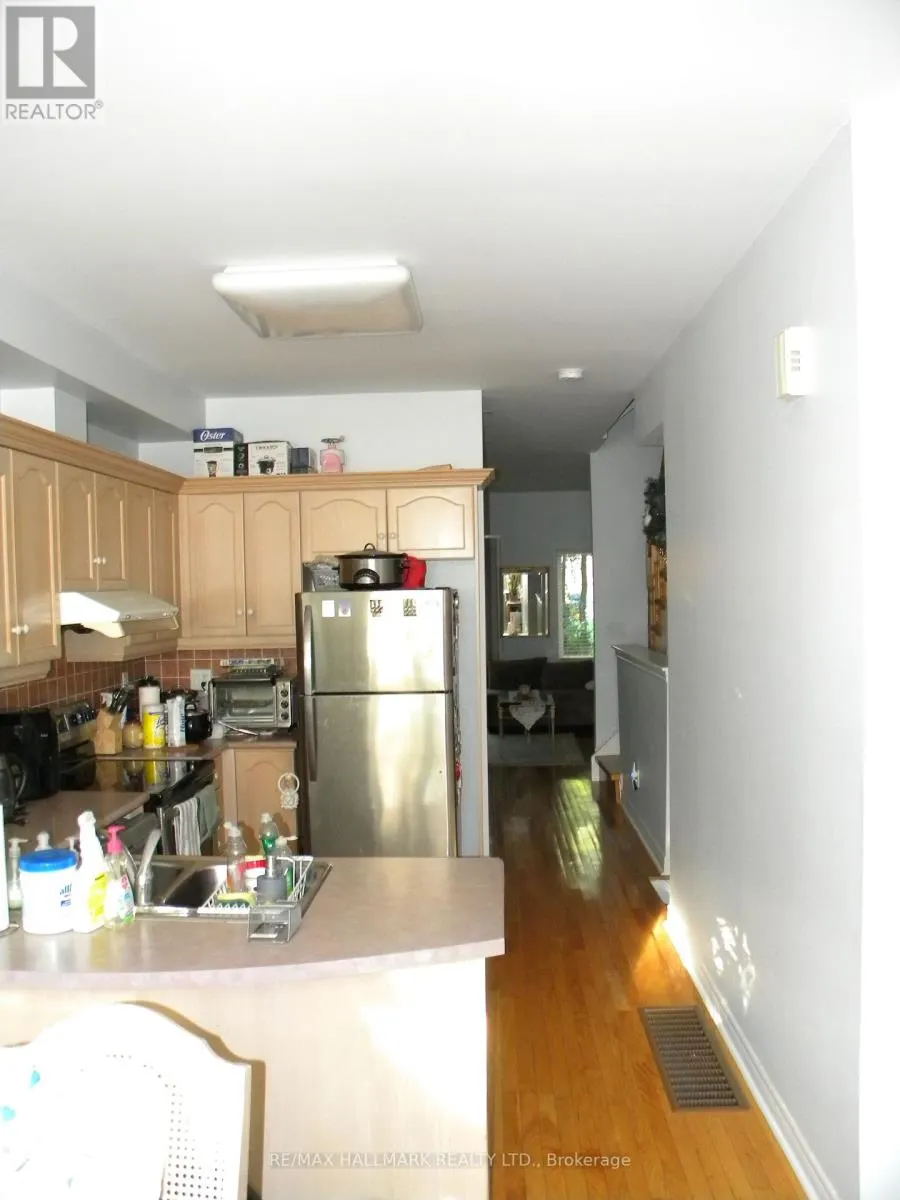 17 ENGLISH GARDEN WAY