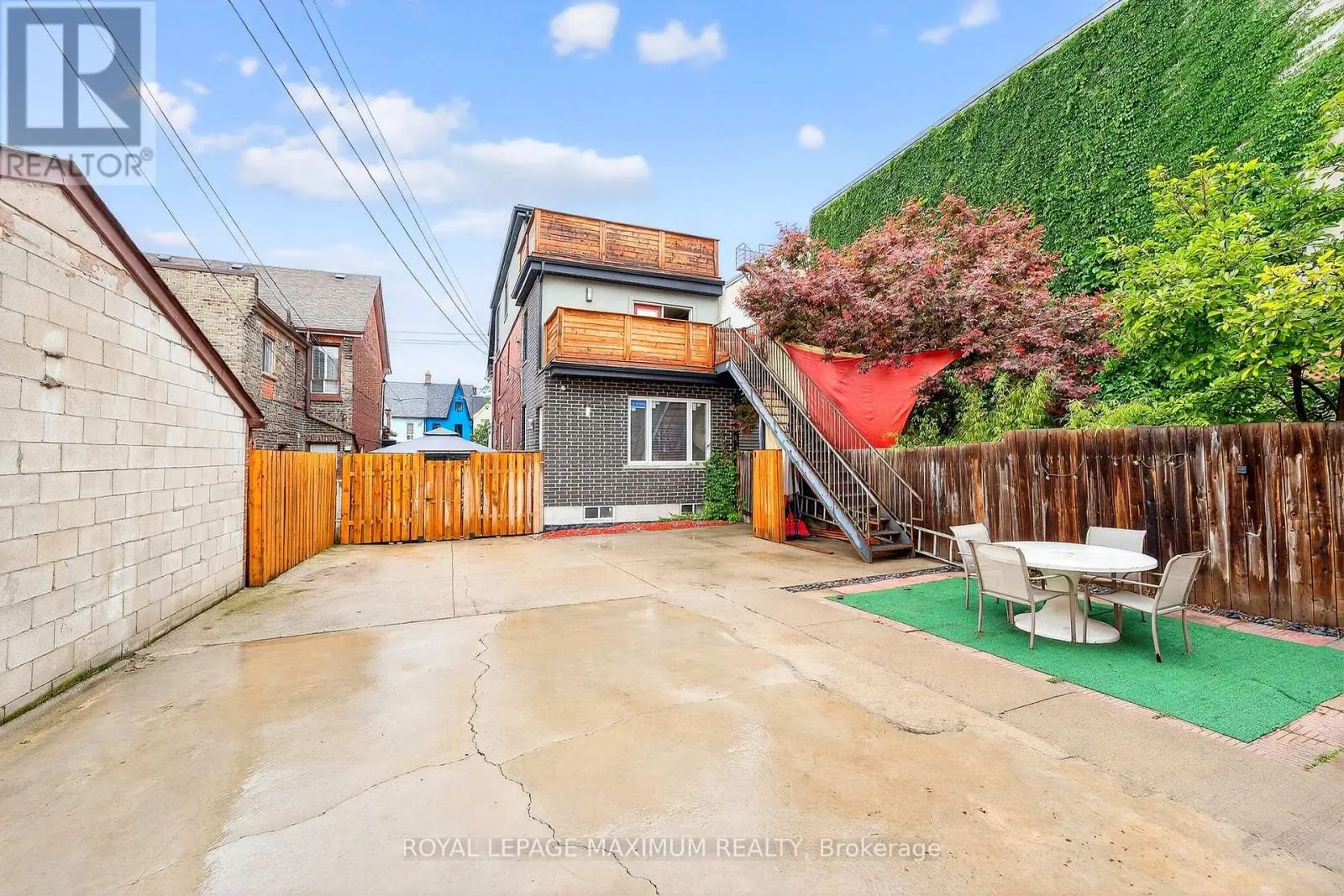UNIT 2 - 263 BROCK AVENUE