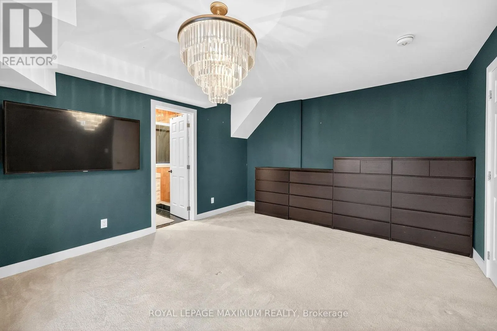 UNIT 2 - 263 BROCK AVENUE