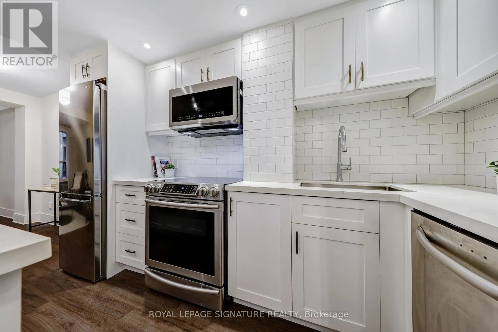 310 - 88 CHARLES STREET E