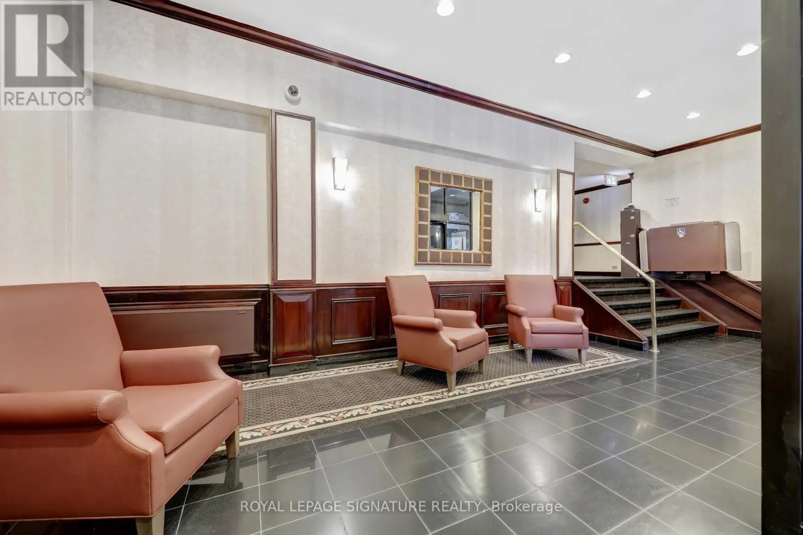 310 - 88 CHARLES STREET E