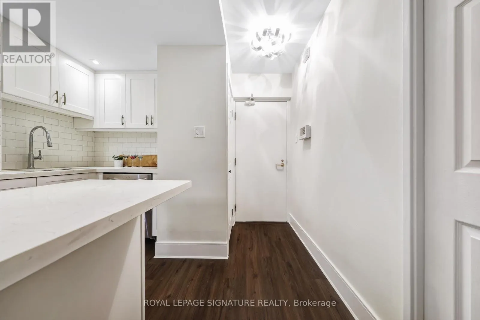 310 - 88 CHARLES STREET E