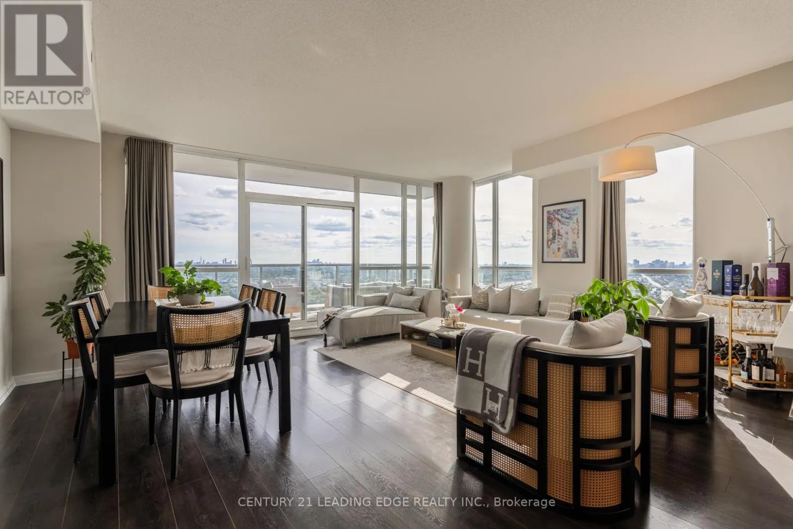 2305 - 62 FOREST MANOR ROAD