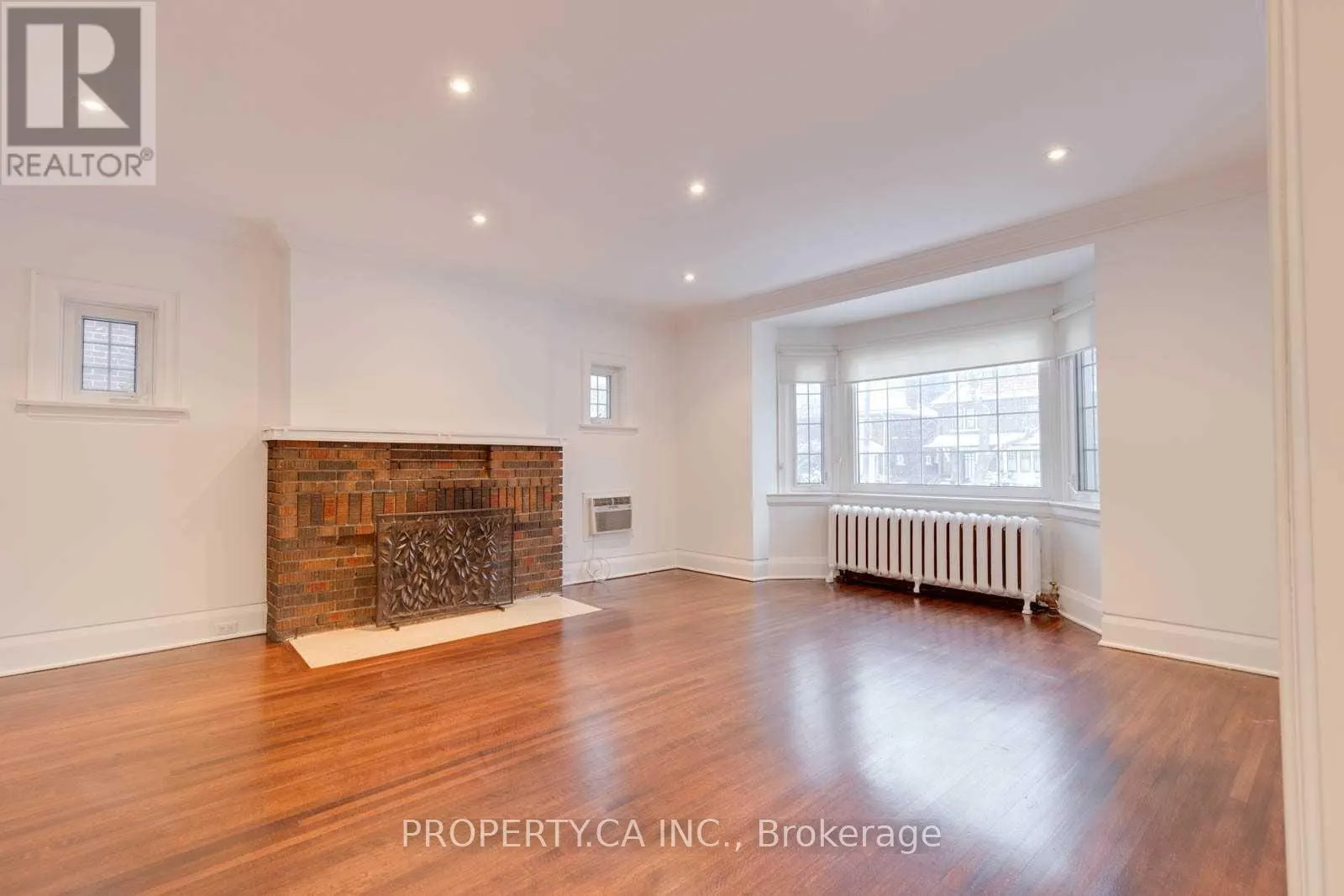 MAIN - 460 ORIOLE PARKWAY