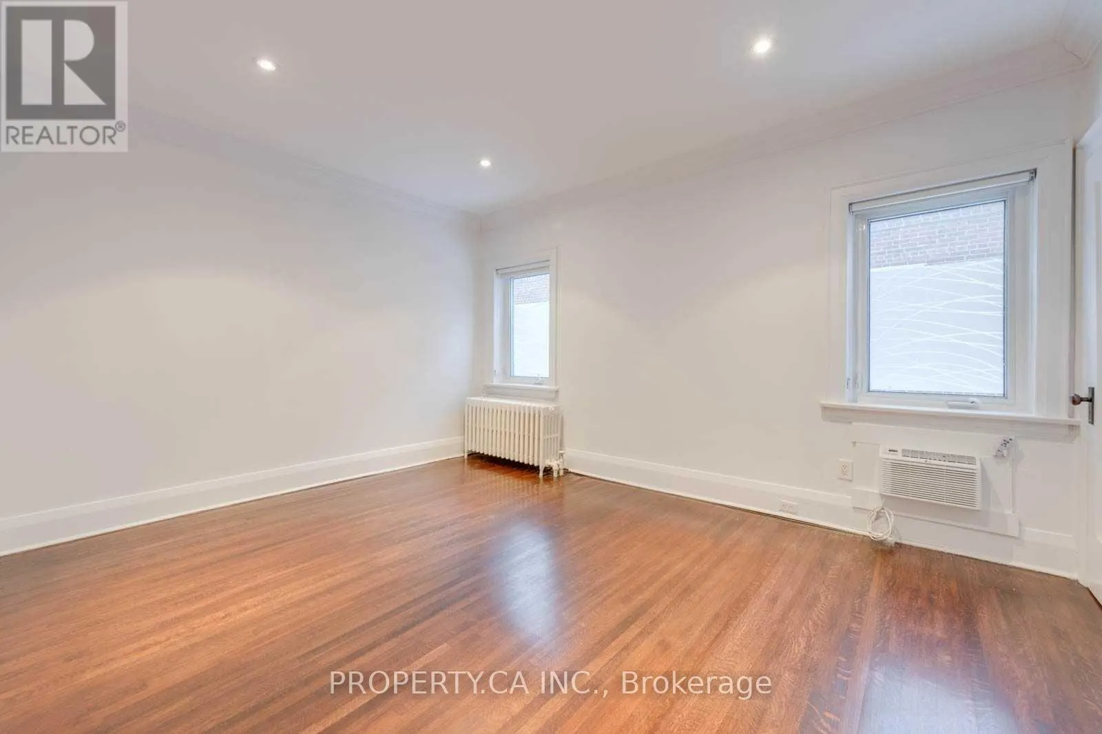 MAIN - 460 ORIOLE PARKWAY