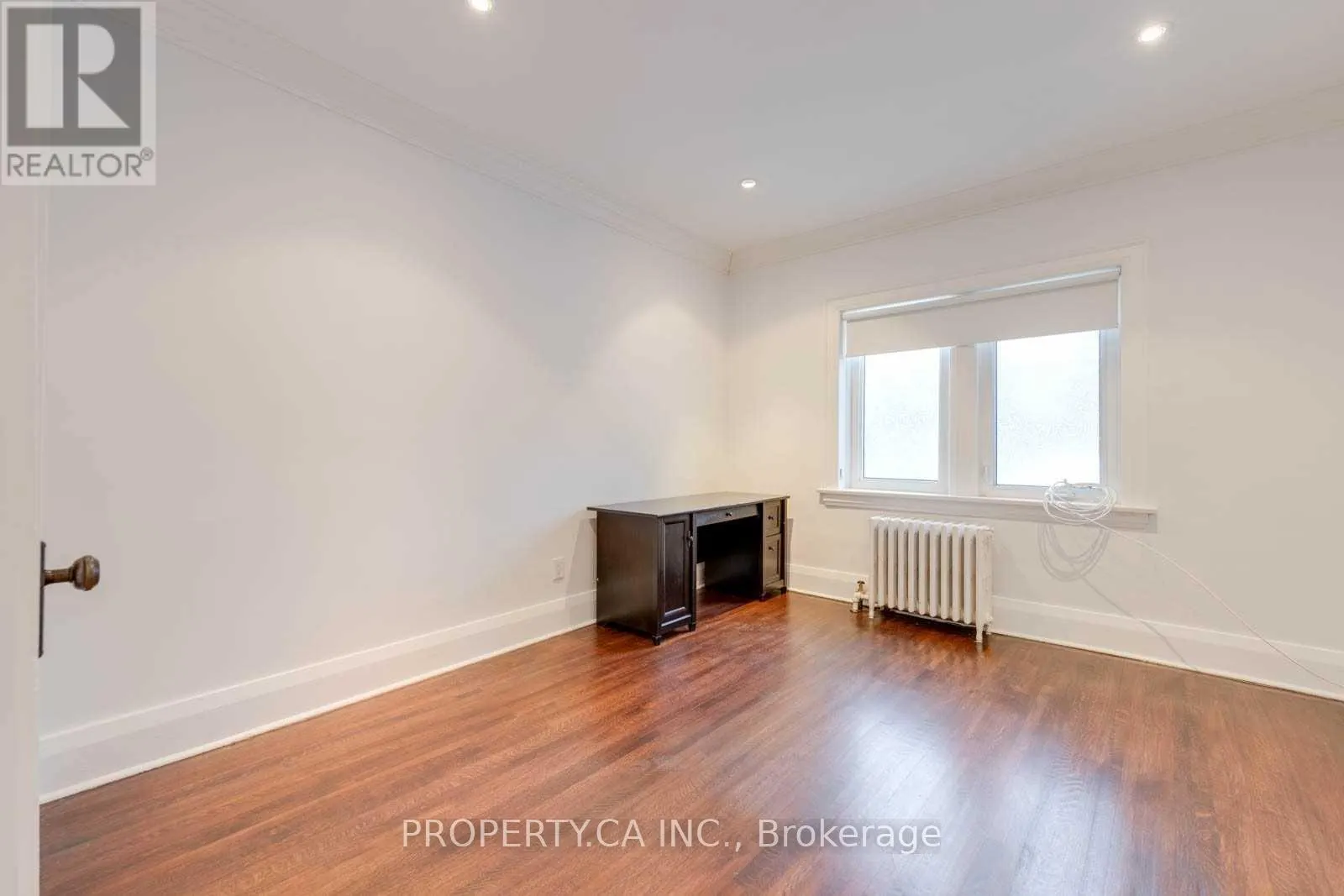 MAIN - 460 ORIOLE PARKWAY