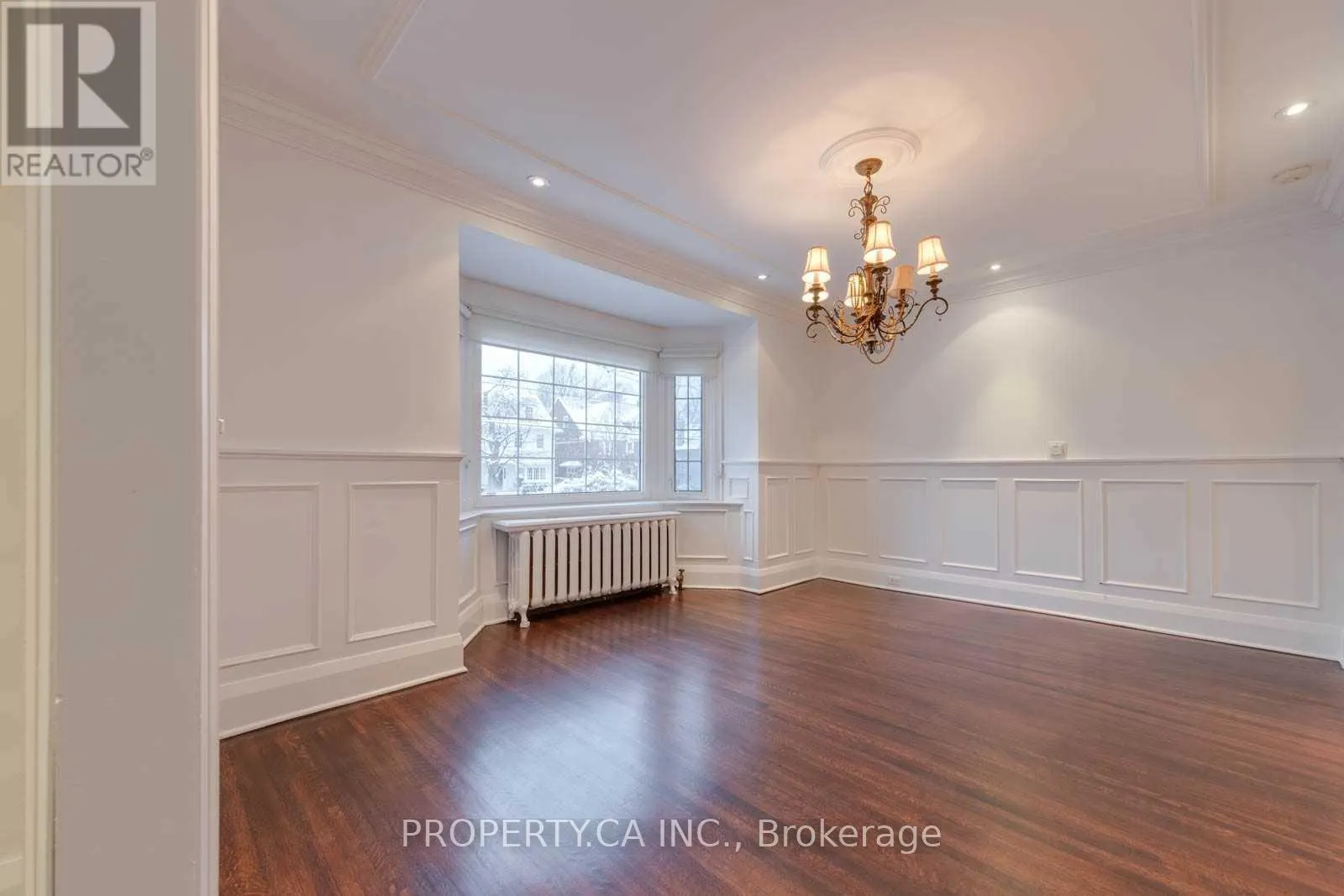MAIN - 460 ORIOLE PARKWAY