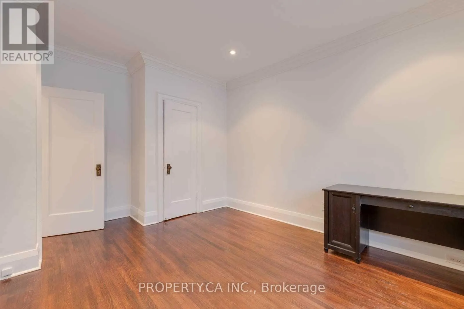 MAIN - 460 ORIOLE PARKWAY
