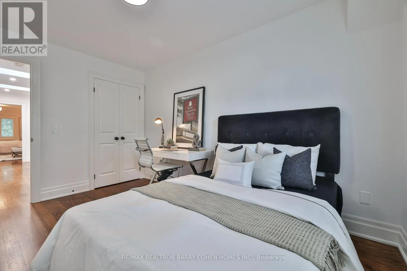 136 BOWOOD AVENUE