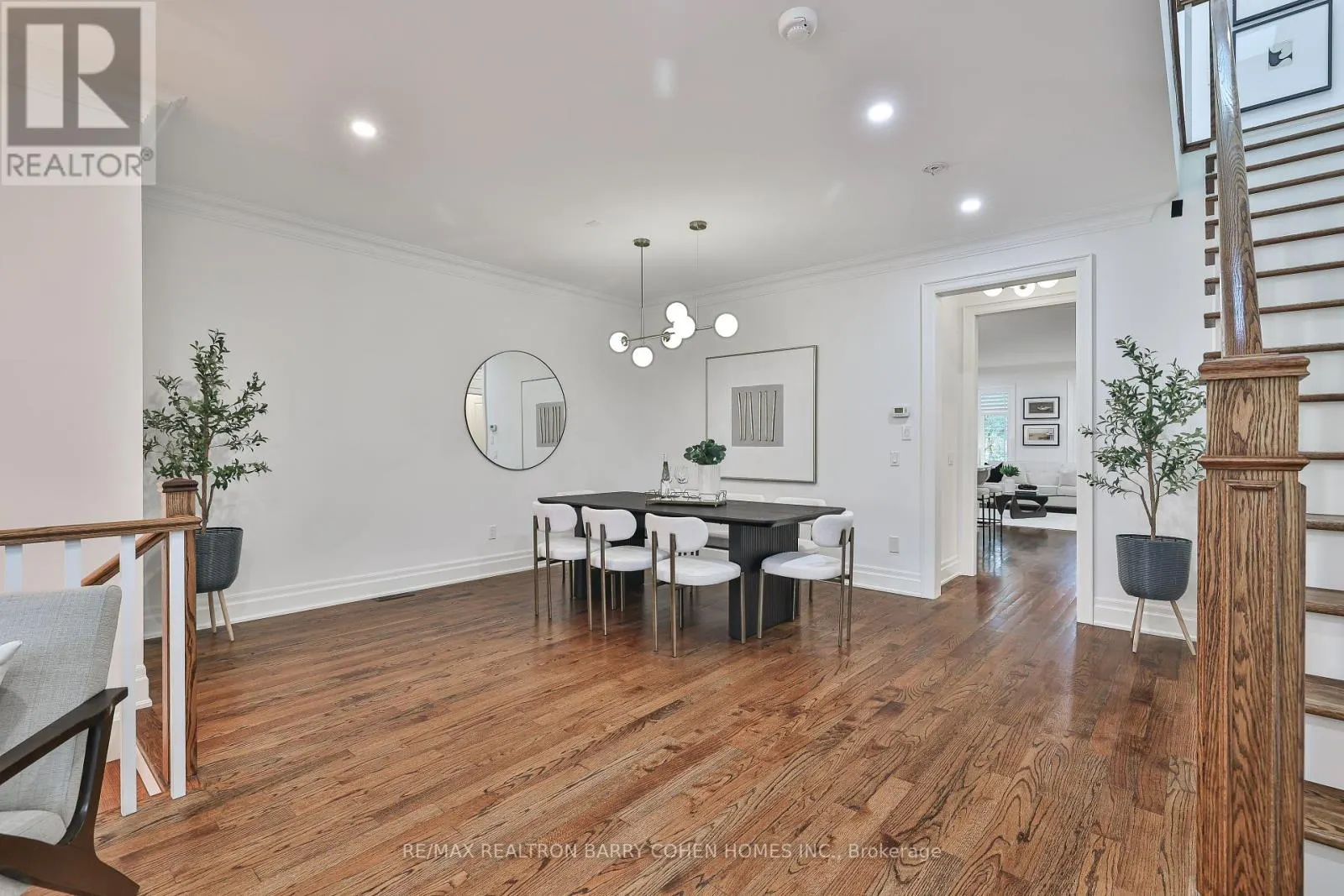 136 BOWOOD AVENUE