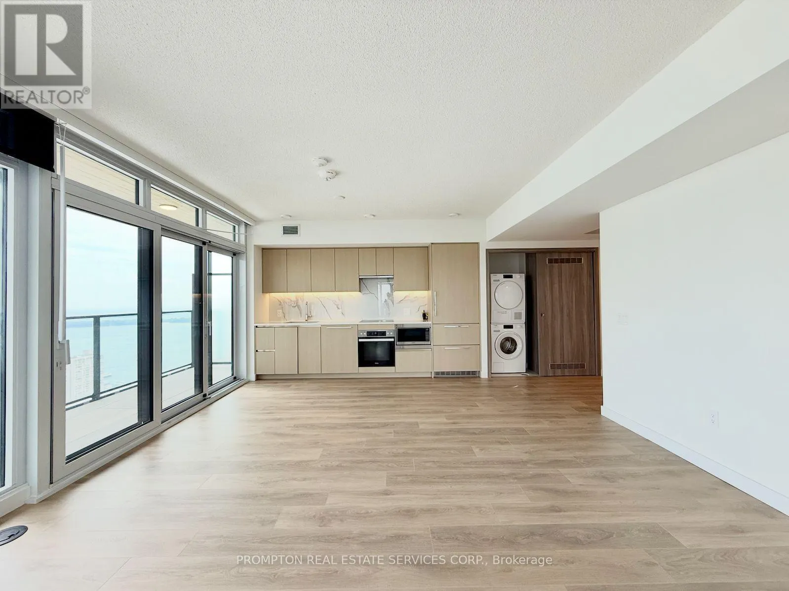 5203 - 1 CONCORD CITYPLACE WAY