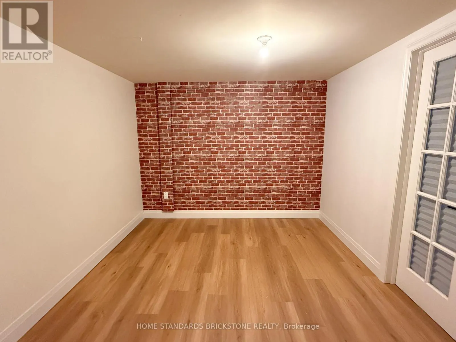 BASEMENT - 279 COCKSFIELD AVENUE