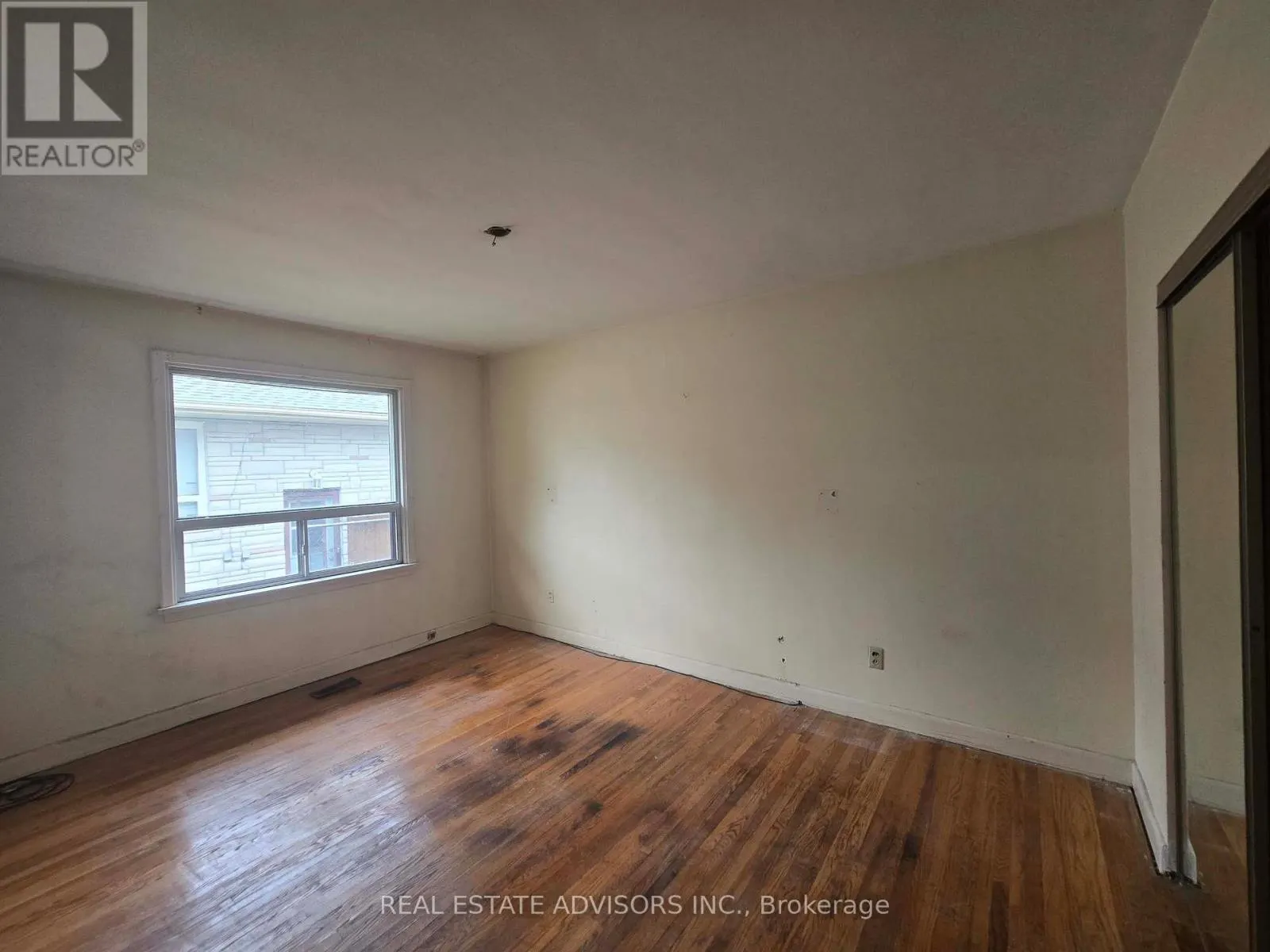 8 VIRGILWOOD DRIVE