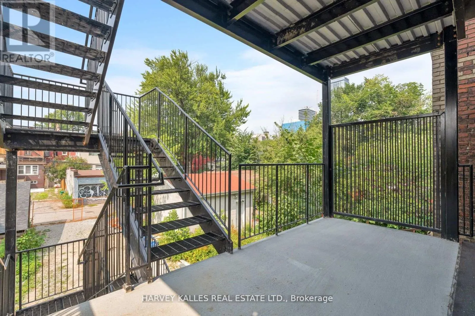 2 (MAINFLOOR) - 24 SULLIVAN STREET