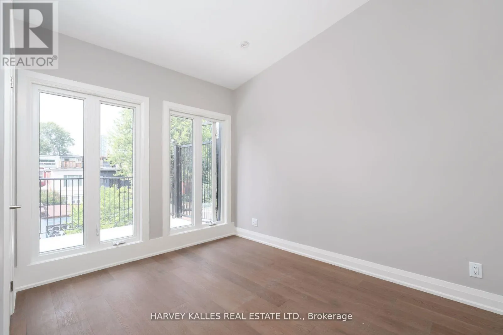 4 (3RD FLOOR) - 24 SULLIVAN STREET