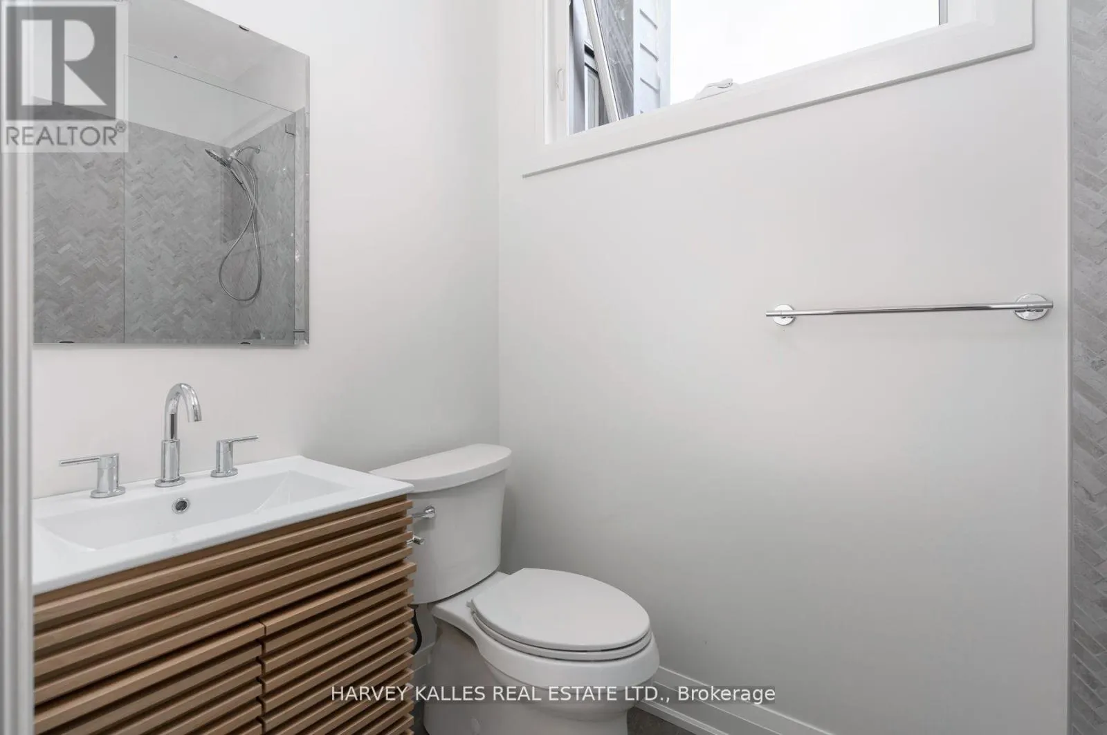 4 (3RD FLOOR) - 24 SULLIVAN STREET