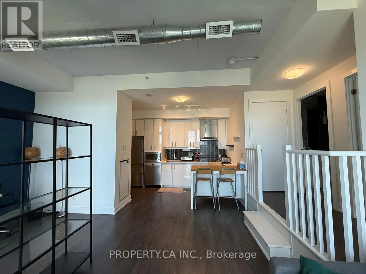 801 - 75 THE DONWAY W