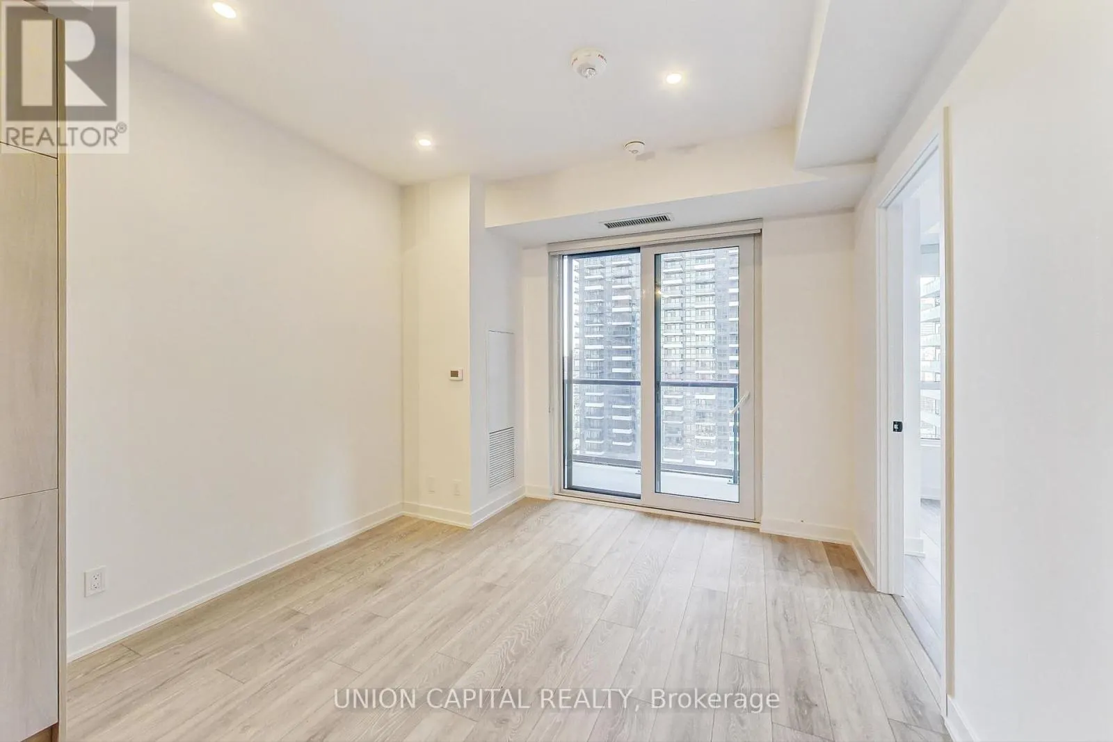 3305 - 108 PETER STREET