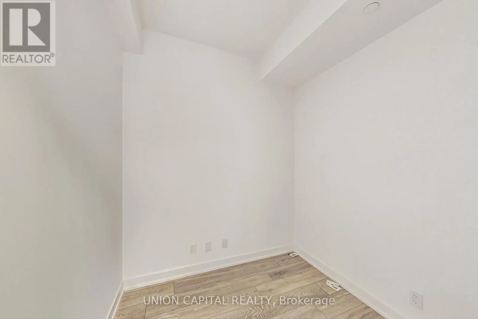 3305 - 108 PETER STREET