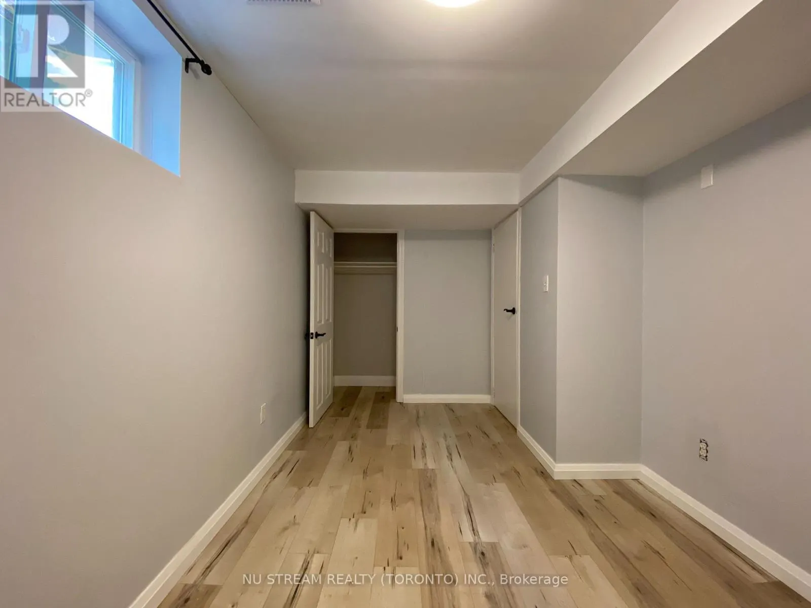 30 HICKORYNUT DRIVE