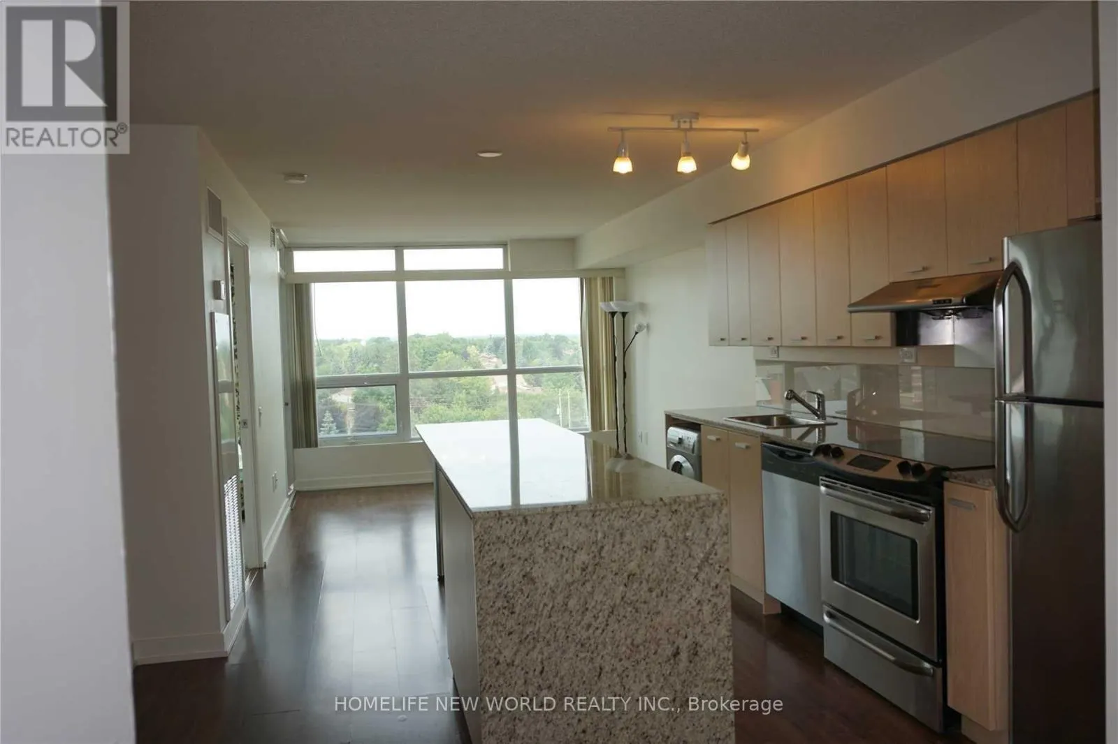 807 - 15 SINGER COURT