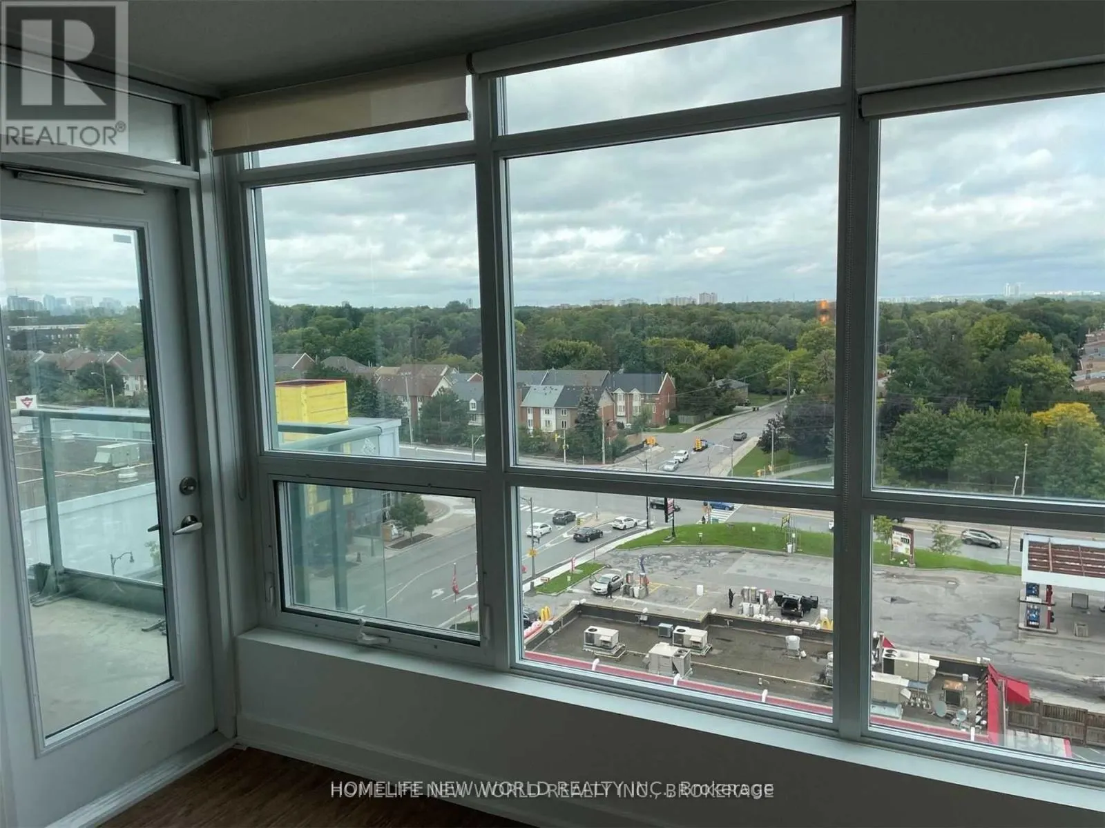 807 - 15 SINGER COURT