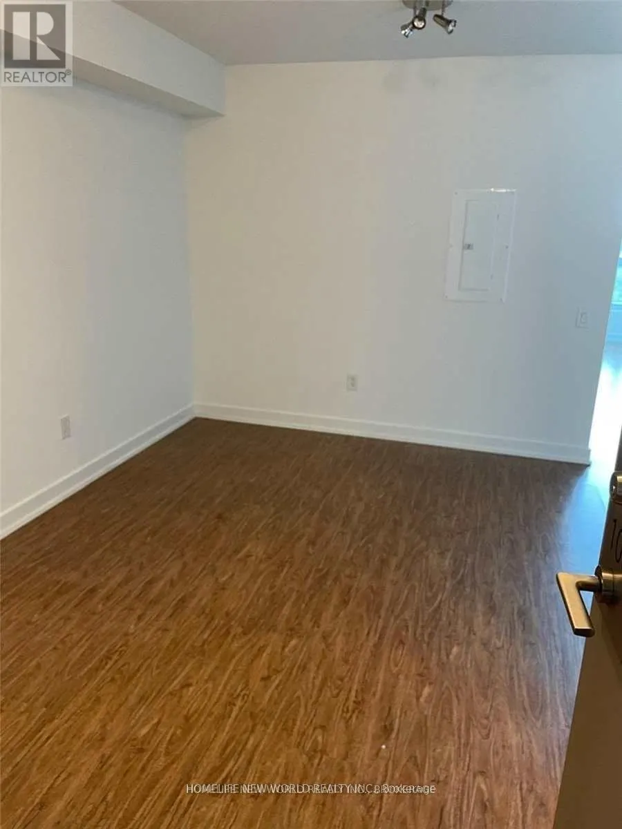 807 - 15 SINGER COURT