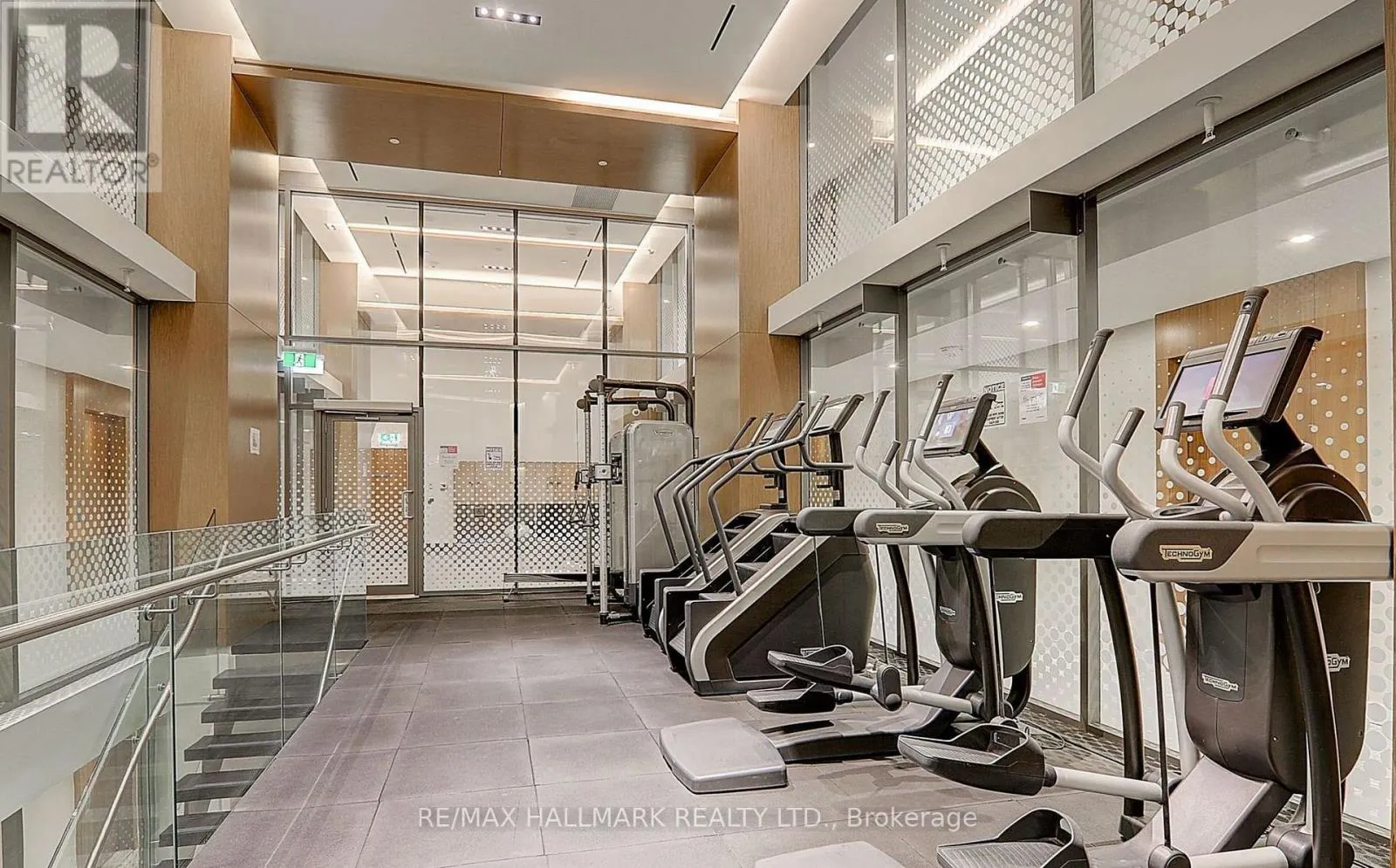 2401 - 15 QUEENS QUAY