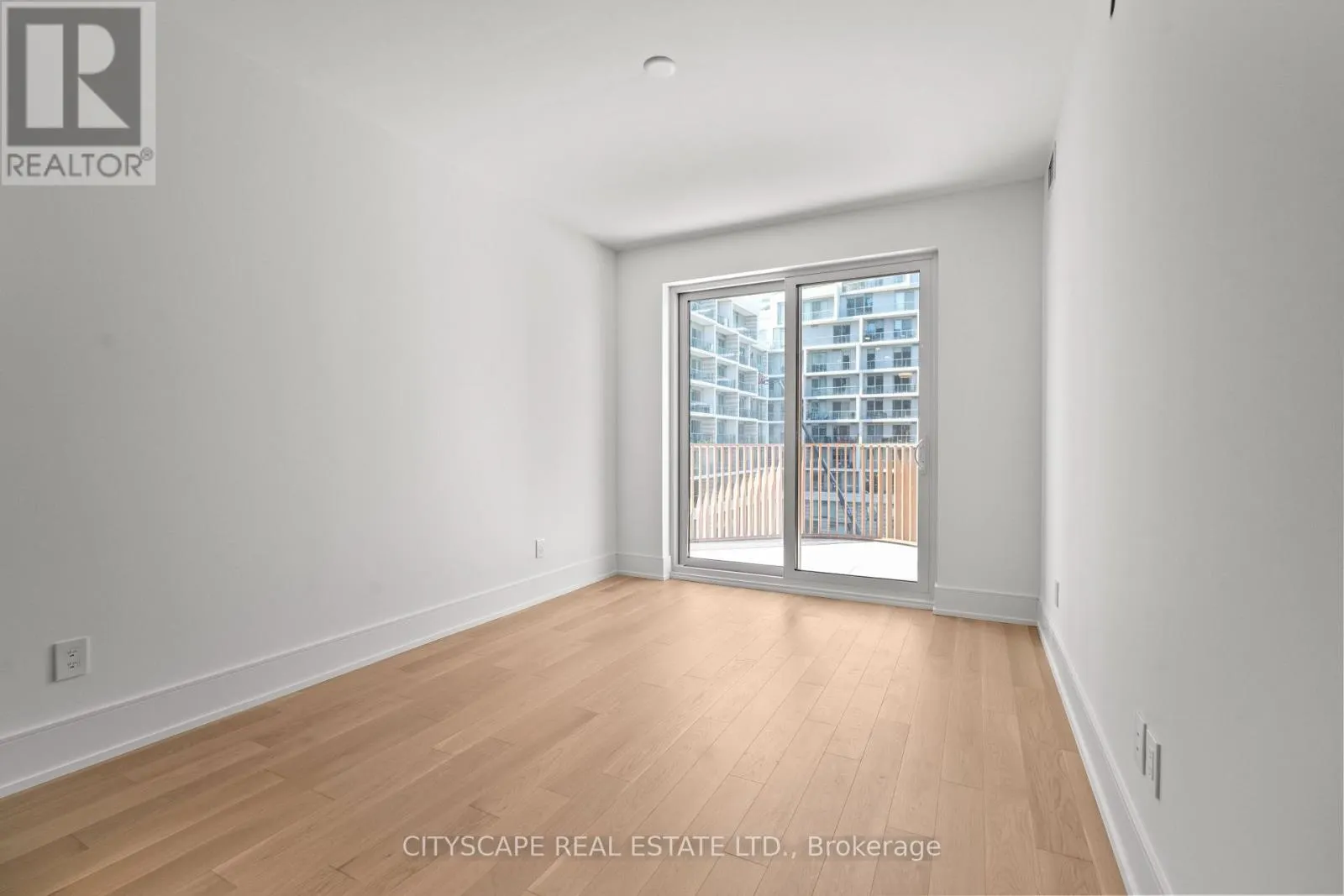 419 - 155 MERCHANT'S WHARF STREET