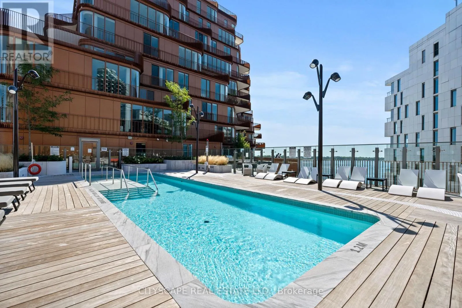 419 - 155 MERCHANT'S WHARF STREET