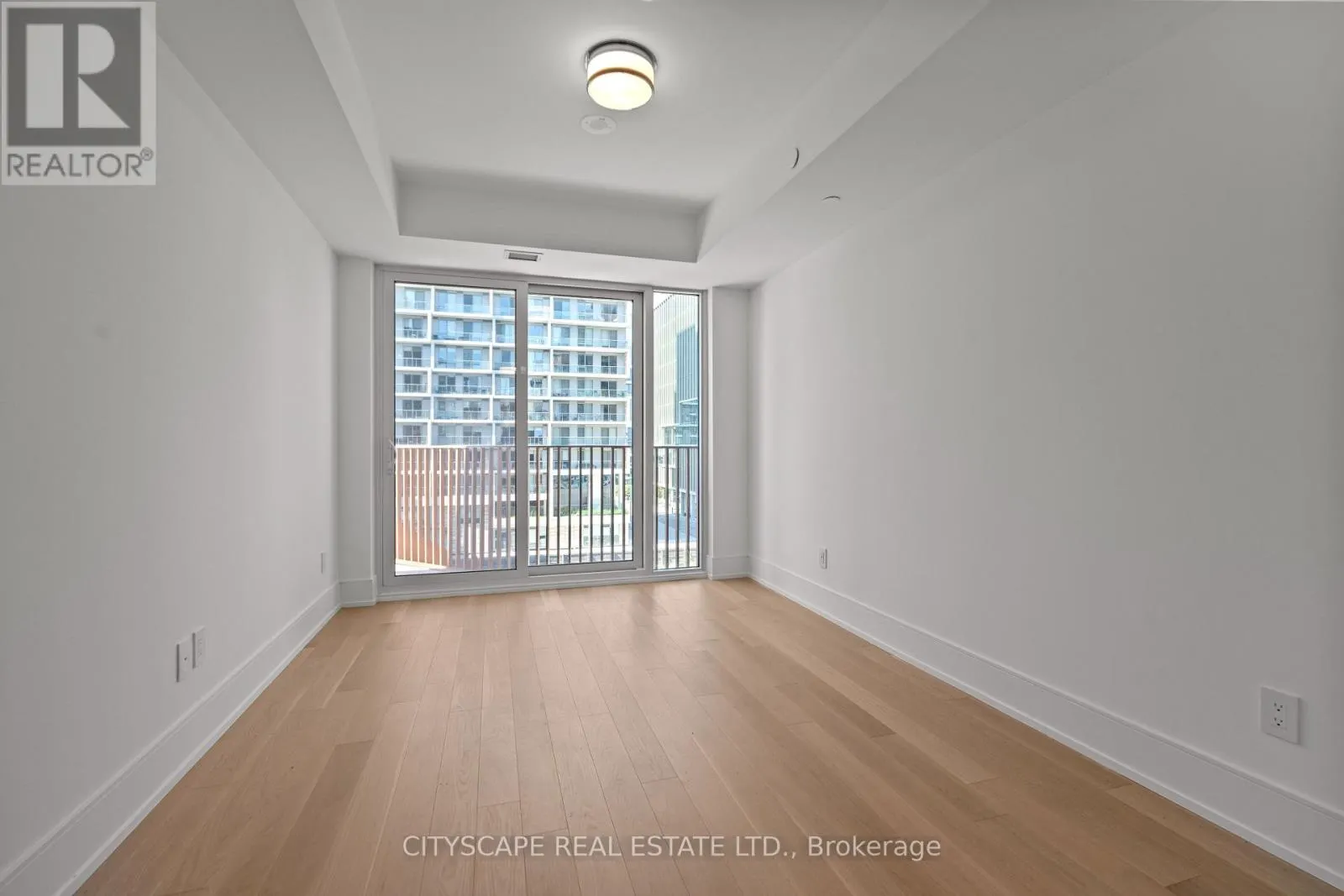 419 - 155 MERCHANT'S WHARF STREET