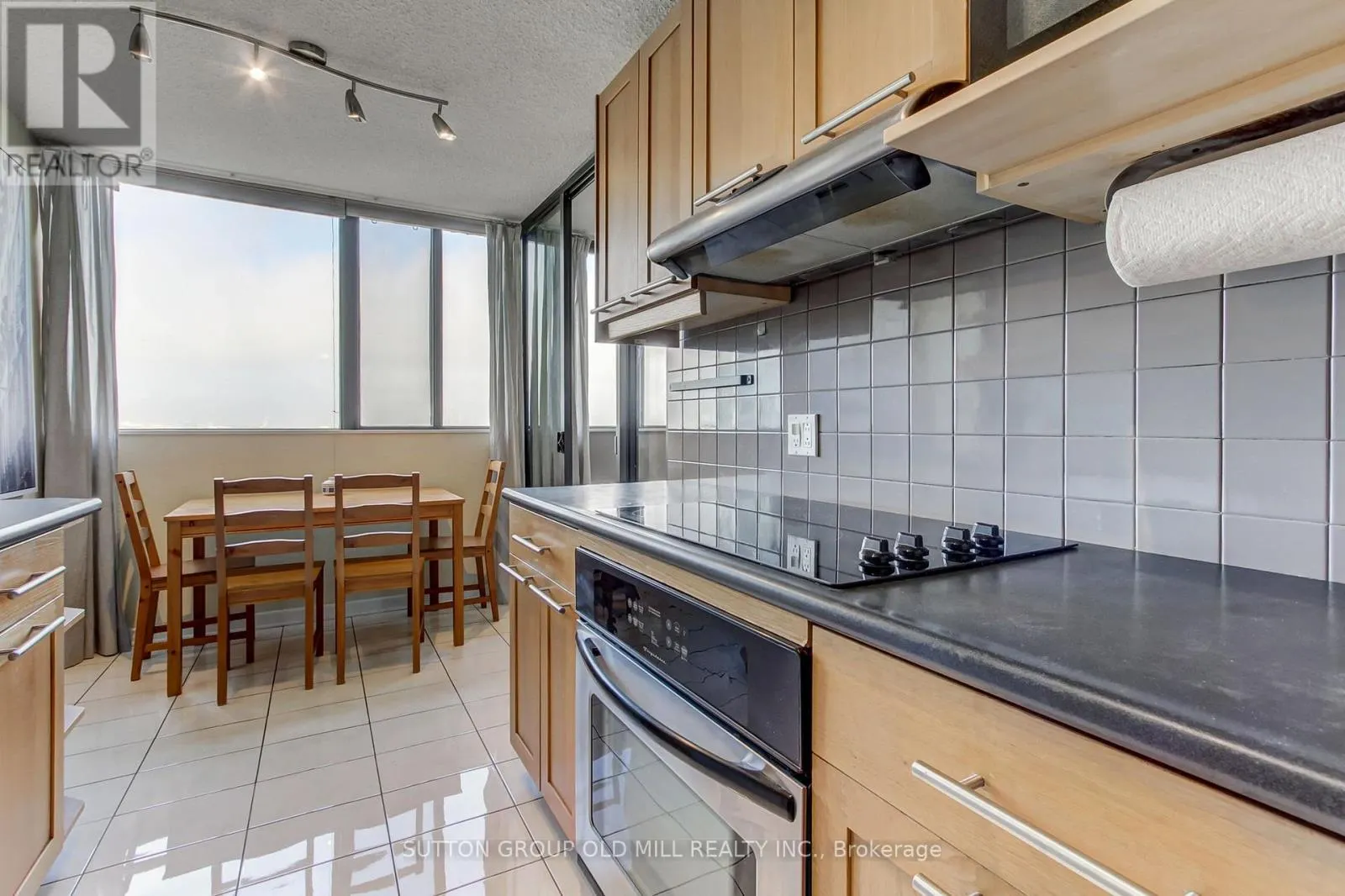 1604 - 133 TORRESDALE AVENUE