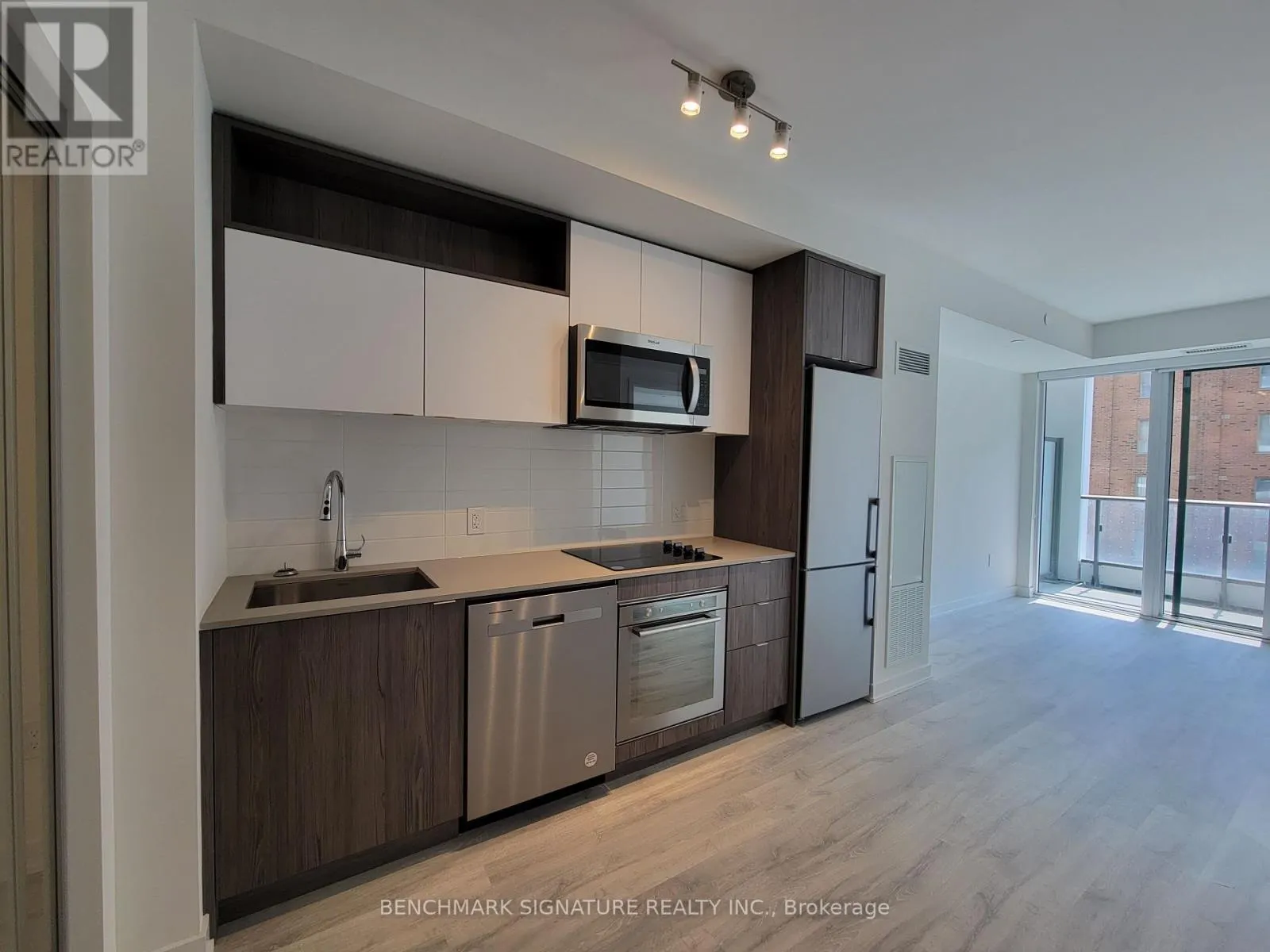 470 - 121 LOWER SHERBOURNE STREET