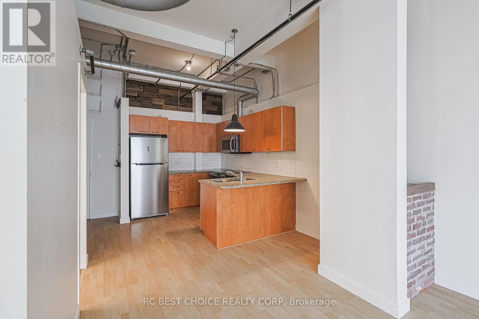 424 - 955 QUEEN STREET W