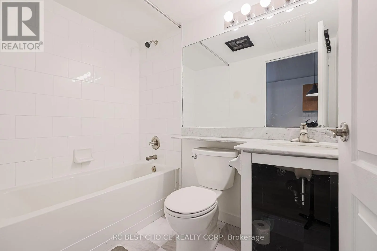 424 - 955 QUEEN STREET W