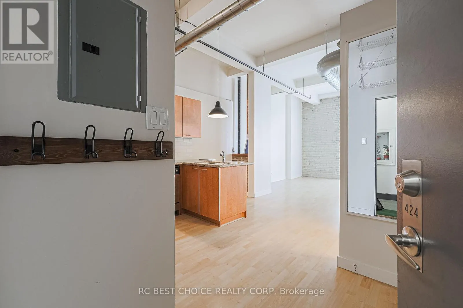 424 - 955 QUEEN STREET W