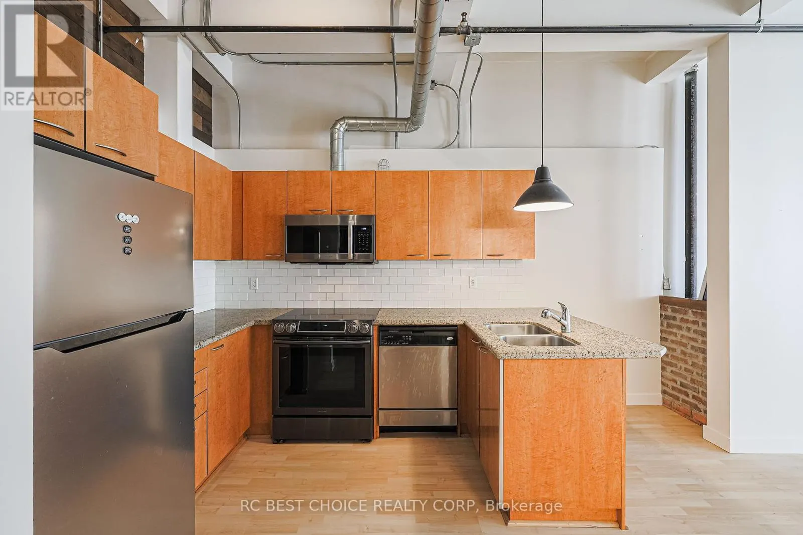 424 - 955 QUEEN STREET W
