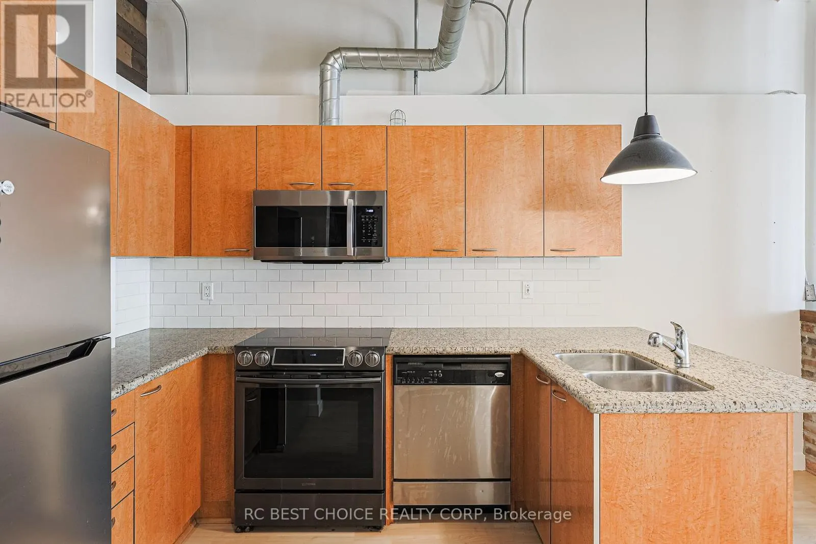 424 - 955 QUEEN STREET W