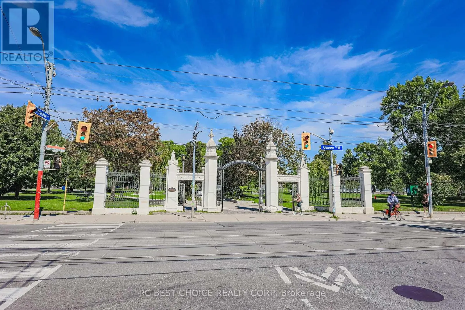 424 - 955 QUEEN STREET W