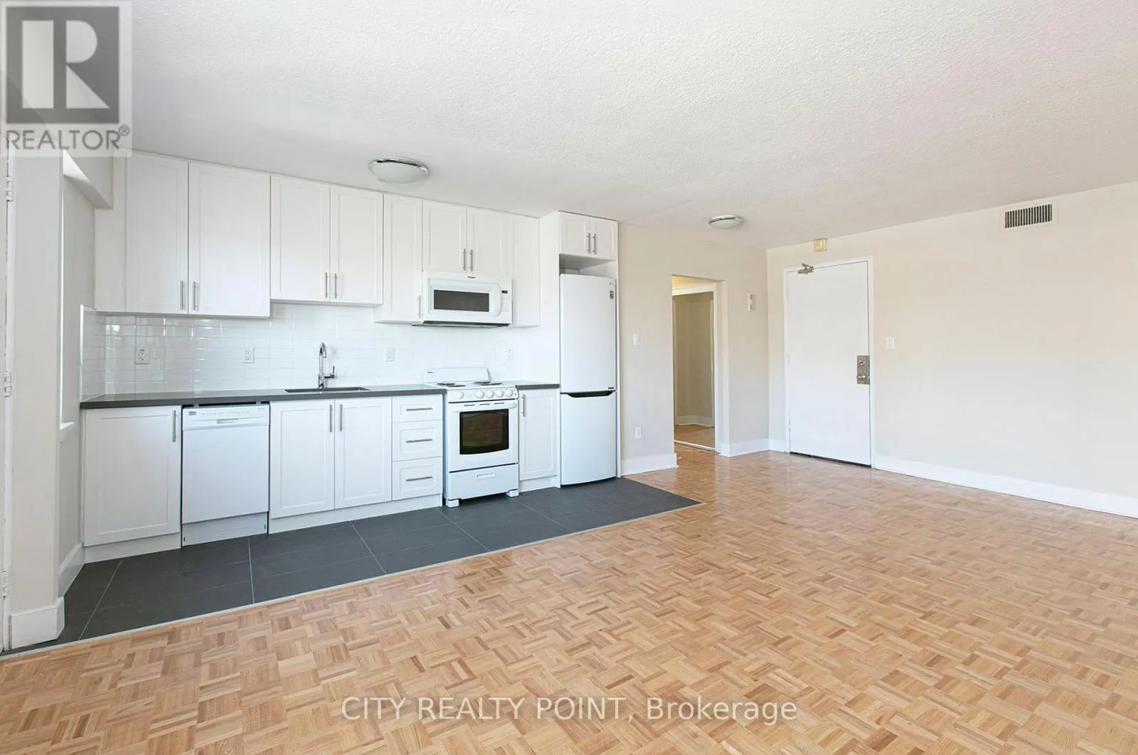 B2 - 95 LAWTON BOULEVARD