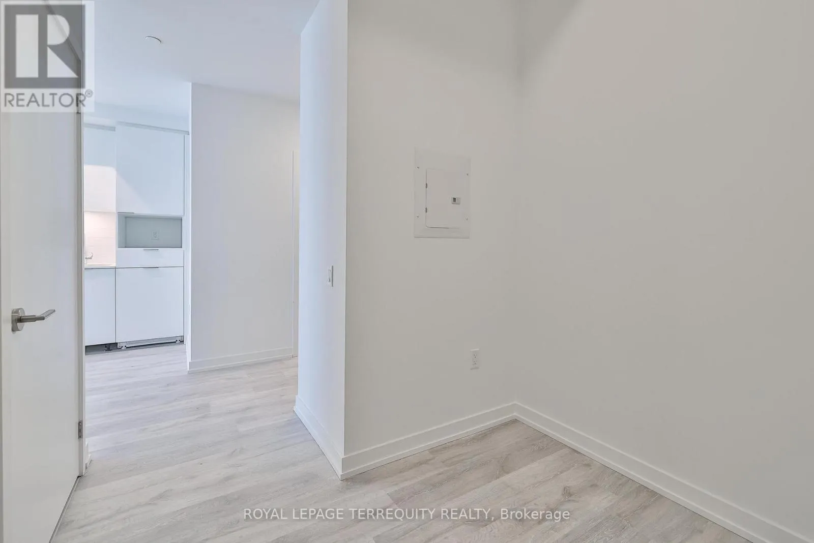 801 - 8 OLYMPIC GARDEN DRIVE