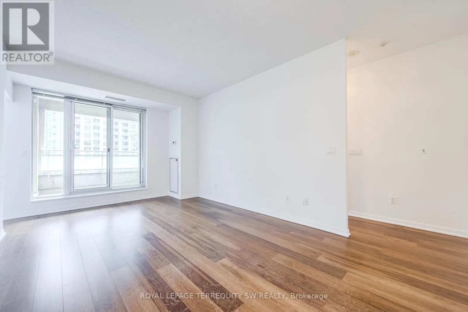 1009 - 628 FLEET STREET