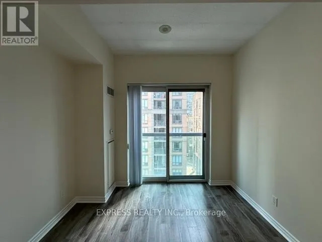 809 - 168 SIMCOE STREET