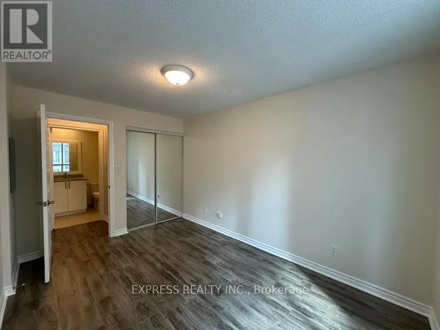 809 - 168 SIMCOE STREET