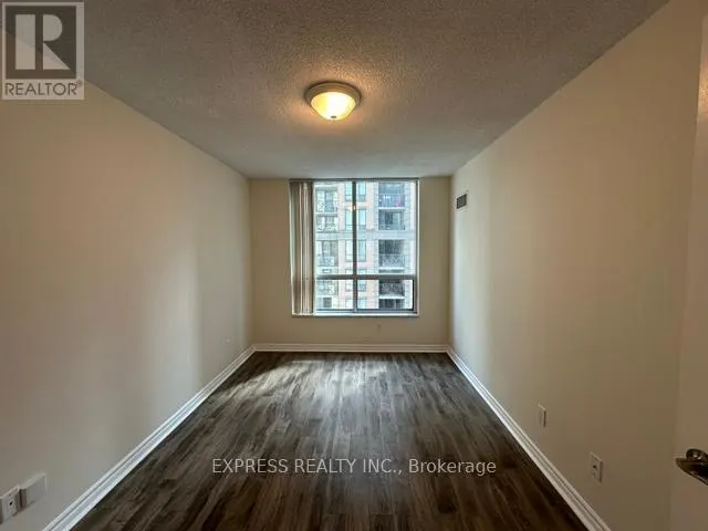 809 - 168 SIMCOE STREET