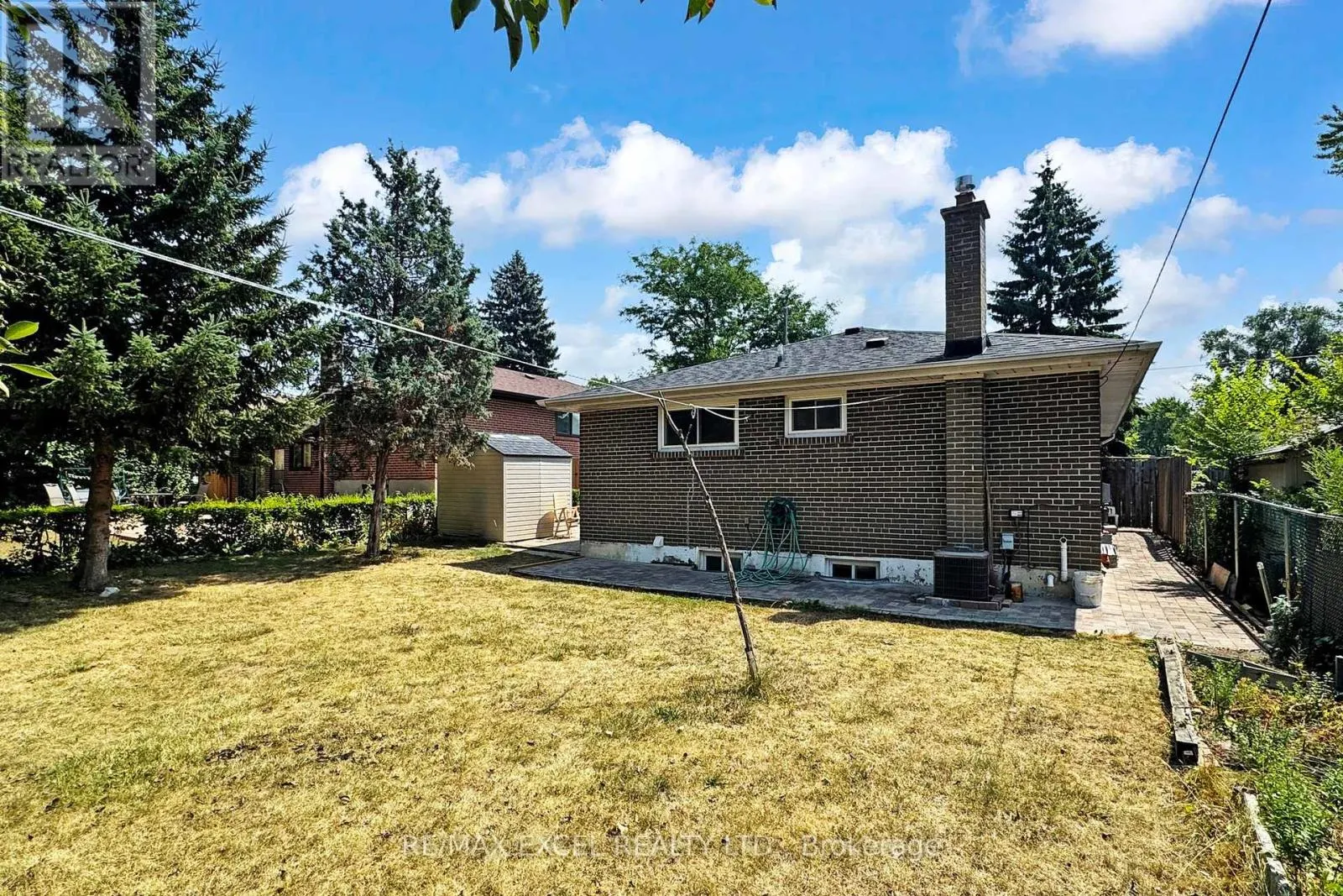 195 ROYWOOD DRIVE