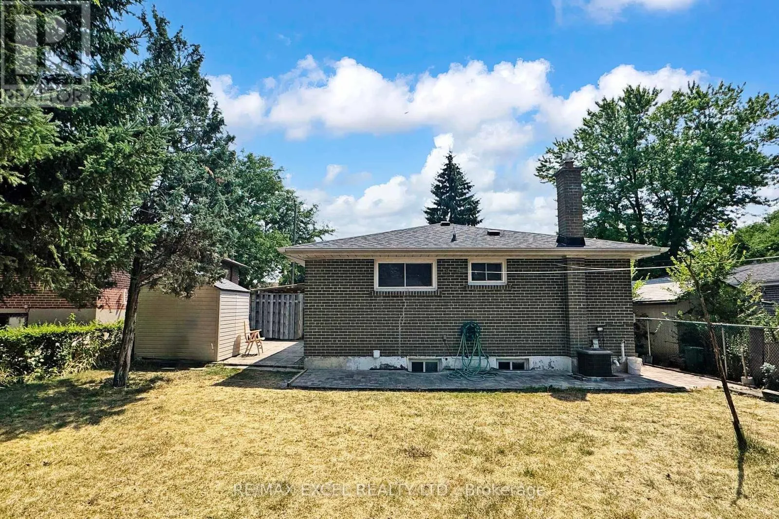 195 ROYWOOD DRIVE